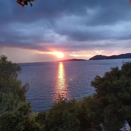 Korakias Seaview Tatil Evi