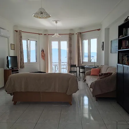 Korakias Seaview Vakantiehuis Yénion