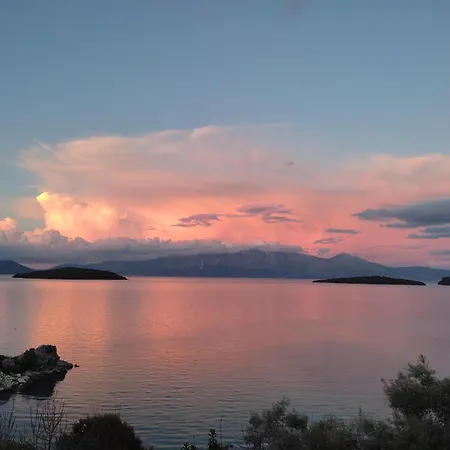 بيت للعطل Korakias Seaview *