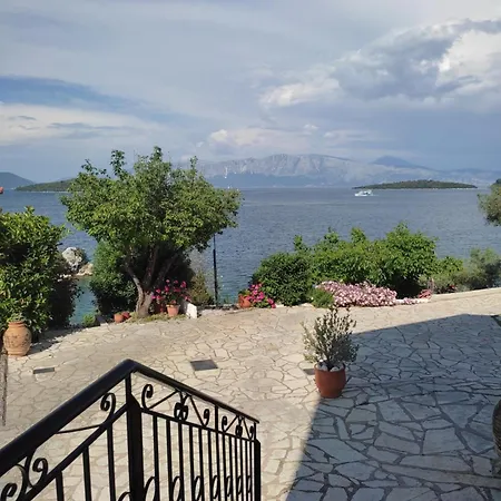 Feriehus Korakias Seaview Yénion